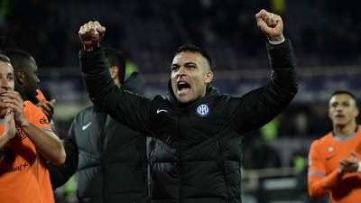 Inter Milan's Argentine forward #10 Lautaro Martinez celebrates after winning 0-1 the Italian Serie A football match between Fiorentina and Inter Milan at the Artemio Franchi Stadium, in Florence on January 28, 2024. (Photo by Filippo MONTEFORTE / AFP) (AFP) Inter Milan's Argentine forward #10 Lautaro Martinez celebrates after winning 0-1 the Italian Serie A football match between Fiorentina and Inter Milan at the Artemio Franchi Stadium, in Florence on January 28, 2024. (Photo by Filippo MONTEFORTE / AFP) (AFP)