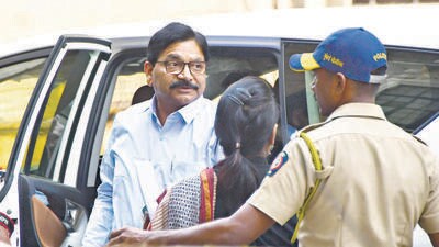 Mumbai, India – Jan 29, 2024: Shiv Sena (UBT) leader Ravindra Waikar arrives at the Enforcement Directorate (ED) office appearing before the agency in connection with the Jogeshwari land scam case, in Mumbai, India, on Monday, Jan 29, 2024. (Photo by Bhushan Koyande/HT Photo) Mumbai, India – Jan 29, 2024: Shiv Sena (UBT) leader Ravindra Waikar arrives at the Enforcement Directorate (ED) office appearing before the agency in connection with the Jogeshwari land scam case, in Mumbai, India, on Monday, Jan 29, 2024. (Photo by Bhushan Koyande/HT Photo)