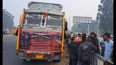 The truck which mowed down an eight-year-old girl on Jalandhar Bypass in Ludhiana on Monday. (HT Photo) The truck which mowed down an eight-year-old girl on Jalandhar Bypass in Ludhiana on Monday. (HT Photo)