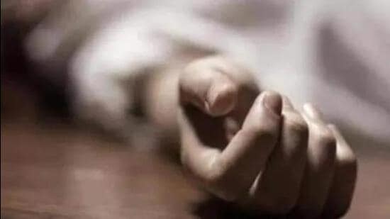 According to police, in a note which was recovered from the victim’s room, she called herself a loser and also said sorry to her parents. (Representative Image)