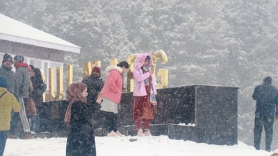 As the 40-day harshest winter period of Chilai Kalan in Kashmir ended on Monday with scant snowfall or rain, the agricultural and horticulture experts warn of its adverse effects in coming months if there is no major snowfall in early February.&nbsp; (HT Photo)