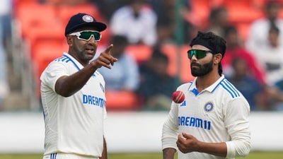 India's Ravichandran Ashwin and Ravindra Jadeja during the third day of first Test match between India and England at Rajiv Gandhi International Cricket Stadium (PTI)