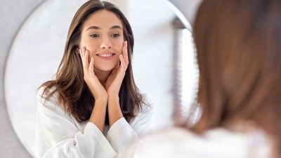 Face tapping can reduce wrinkles as it promotes lymph flow and blood circulation (Photo: Shutterstock) Face tapping can reduce wrinkles as it promotes lymph flow and blood circulation (Photo: Shutterstock)