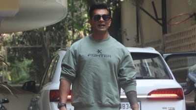 Karan Singh Grover was spotted in Mumbai on Tuesday. He is riding high on the success of Fighter in which he plays Squadron Leader Sartaj Gill with call name ‘Taj’. The film is doing decent business at the box office. Karan Singh Grover was spotted in Mumbai on Tuesday. He is riding high on the success of Fighter in which he plays Squadron Leader Sartaj Gill with call name ‘Taj’. The film is doing decent business at the box office. 