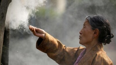 Losar is a time for feasting and socializing, as families and friends gather to enjoy meals and drinks together. (REUTERS) Losar is a time for feasting and socializing, as families and friends gather to enjoy meals and drinks together. (REUTERS)
