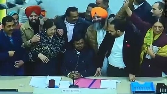 Chandigarh BJP MP Kirron Kher along with party councillors congratulating newly elected mayor Manoj Sonkar. (ANI)