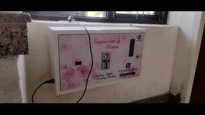A disconnected vending machine at PGGC, Sector 11, Chandigarh. (HT Photo) A disconnected vending machine at PGGC, Sector 11, Chandigarh. (HT Photo)