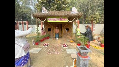 Guests taking selfie with Panchvati replica. (HT)