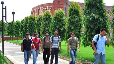 Students inside the campus of Indian Institute of Management, Lucknow in Lucknow, Uttar Pradesh. (HT PHOTO) Students inside the campus of Indian Institute of Management, Lucknow in Lucknow, Uttar Pradesh. (HT PHOTO)