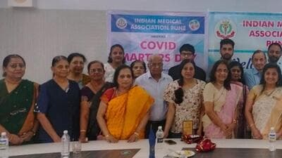 The IMA Pune on Tuesday honoured the families of the doctors who died while offering their services during the Covid-19 pandemic (HT PHOTO) The IMA Pune on Tuesday honoured the families of the doctors who died while offering their services during the Covid-19 pandemic (HT PHOTO)