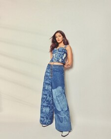 Ananya Panday in a denim corset top and flared jeans (Photo: Instagram) Ananya Panday in a denim corset top and flared jeans (Photo: Instagram)