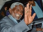 JMM leader Champai Soren arrives at Raj Bhawan in Ranchi February 1. JMM leader Champai Soren arrives at Raj Bhawan in Ranchi February 1.
