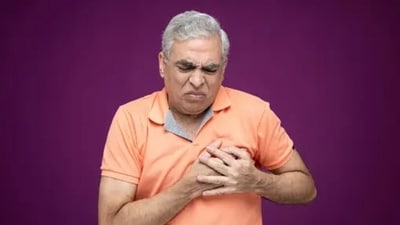 Heartburn is the burning sensation right behind the breastbone. Some of the common causes of heartburn are acid reflux, alcohol consumption, spicy food and overeating. In most cases, heartburn may not indicate anything serious. "Heartburn occurs when stomach acid flows back into the esophagus, the tube that carries food from the mouth to the stomach," wrote Nutritionist Anjali Mukerjee. (Unsplash) Heartburn is the burning sensation right behind the breastbone. Some of the common causes of heartburn are acid reflux, alcohol consumption, spicy food and overeating. In most cases, heartburn may not indicate anything serious. "Heartburn occurs when stomach acid flows back into the esophagus, the tube that carries food from the mouth to the stomach," wrote Nutritionist Anjali Mukerjee. (Unsplash)