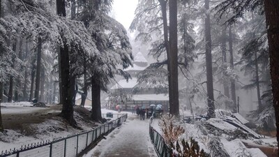 The local MeT office has issued an orange warning for heavy snow and rains at isolated places in five districts—Shimla, Kullu, Chamba, Kinnaur, and Lahaul and Spiti—on January 31 and February 1. (ANI) The local MeT office has issued an orange warning for heavy snow and rains at isolated places in five districts—Shimla, Kullu, Chamba, Kinnaur, and Lahaul and Spiti—on January 31 and February 1. (ANI)