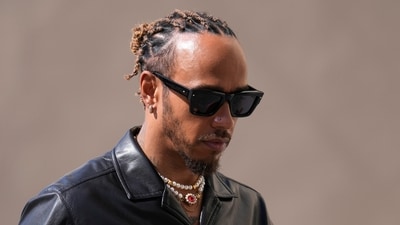 People shared memes after rumours saying Lewis Hamilton to leave Mercedes surface.