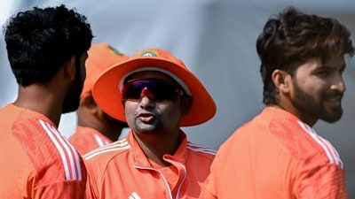 India's Sarfaraz Khan (C) and Rajat Patidar (R) attend a practice session at the Y.S. Rajasekhara Reddy Cricket Stadium in Visakhapatnam (AFP) India's Sarfaraz Khan (C) and Rajat Patidar (R) attend a practice session at the Y.S. Rajasekhara Reddy Cricket Stadium in Visakhapatnam (AFP)