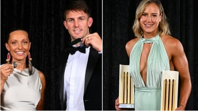 From L to R Asheigh Gardner and Mitchell Marsh won the top honours; Ellyse Perry poses with the Women's T20I and ODI player of the year awards (CA) From L to R Asheigh Gardner and Mitchell Marsh won the top honours; Ellyse Perry poses with the Women's T20I and ODI player of the year awards (CA)