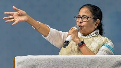 Nadia: West Bengal Chief Minister Mamata Banerjee speaks during a programme, at Santipur in Nadia district, Thursday, Feb. 1, 2024. (PTI Photo)(PTI02_01_2024_000367B) (PTI) Nadia: West Bengal Chief Minister Mamata Banerjee speaks during a programme, at Santipur in Nadia district, Thursday, Feb. 1, 2024. (PTI Photo)(PTI02_01_2024_000367B) (PTI)