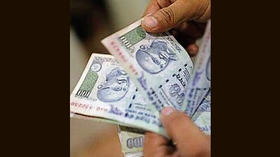 The Punjab Vigilance Bureau (VB) has registered a corruption case against patwari Subash Chander, posted at revenue halqa Mulianwali, Fazilka, for accepting a bribe of  ₹1,500. (REUTERS File Photo/ Representational image)