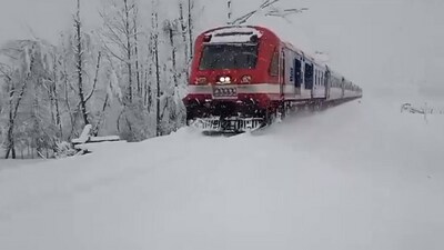 Snapshot of the train passing through snow in Kashmir's valley. (X/@Ashwini Vaishnaw) Snapshot of the train passing through snow in Kashmir's valley. (X/@Ashwini Vaishnaw)