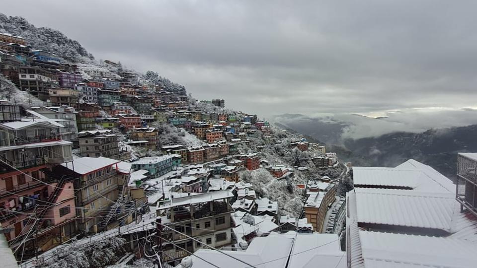 A picturesque view of Shimla town after the fresh spell of snowfall on Thursday. (Deepak Sansta/HT)