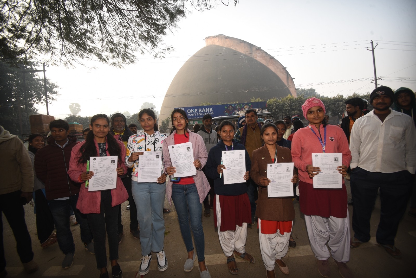 BSEB Intermediate Exam 2024: Students waiting to appear for exam  (Santosh Kumar )