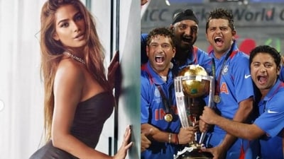 Poonam Pandey and Team India with the 2011 Cricket World Cup. Poonam Pandey and Team India with the 2011 Cricket World Cup.