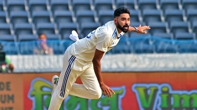 India's Mohammed Siraj in action during Day 1 of 1st Test match against England, at Rajiv Gandhi International Stadium in Hyderabad on Thursday (Tharun Vinny) India's Mohammed Siraj in action during Day 1 of 1st Test match against England, at Rajiv Gandhi International Stadium in Hyderabad on Thursday (Tharun Vinny)