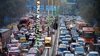 Vehicles stuck in traffic jam at ITO. (Sanjeev Verma/HT Photo) Vehicles stuck in traffic jam at ITO. (Sanjeev Verma/HT Photo)