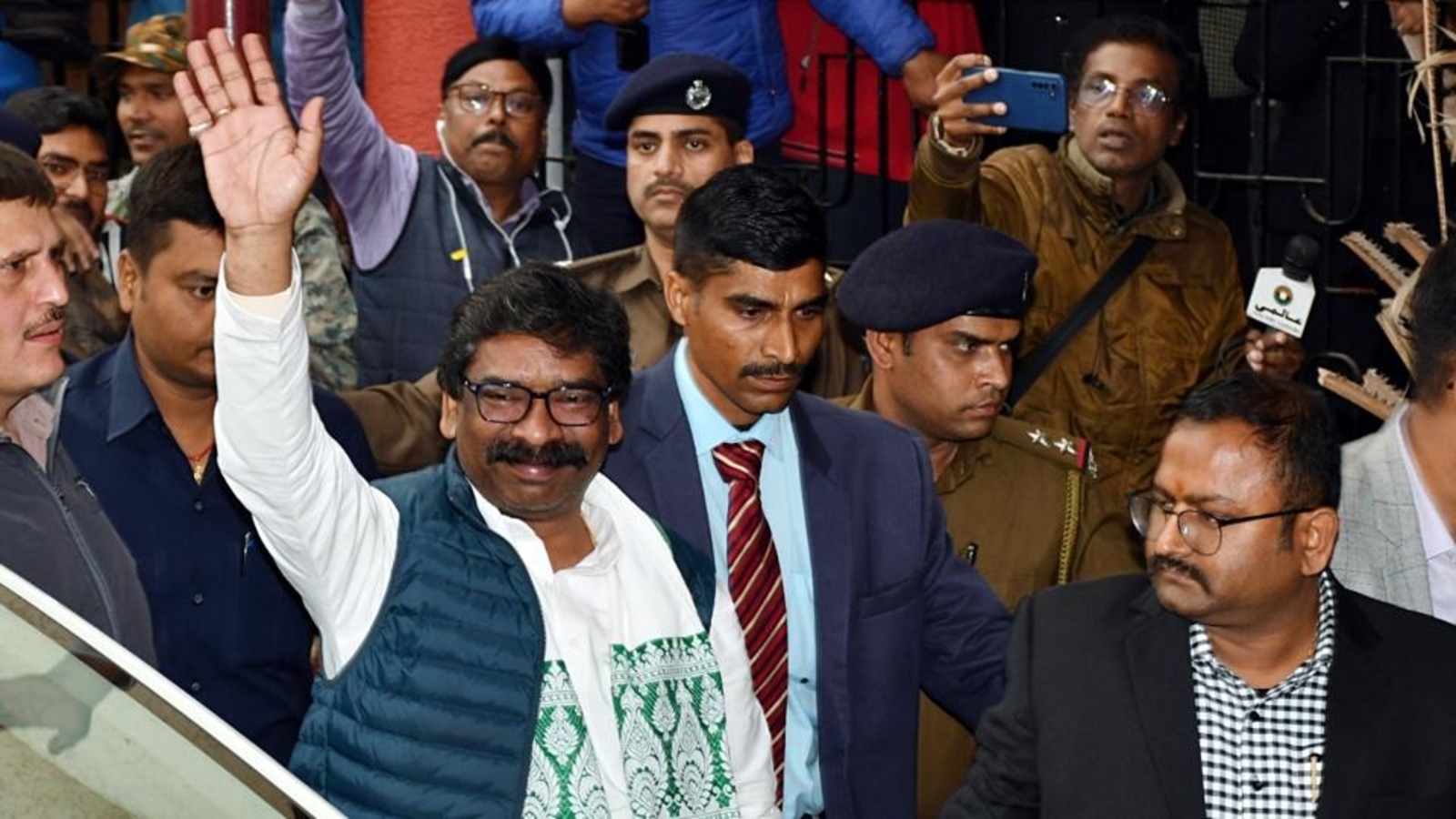 Hemant Soren allowed to take part in floor test, lawyer says ED cat out of bag - Vimarsana News