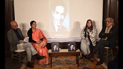 ‘Talat Mahmood: A definitive biography’, written by Sahar Zaman, was launched at the Sanatkada Festival. Writer/director Muzaffar Ali, vice-chancellor of Bhatkhande Sanskriti Vishwavidyalaya Mandvi Singh, and journalist Rashid Kidwai were part of the panel discussing the book. (Mustaq Ali)