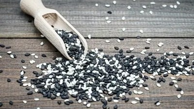 Two to three tablespoons of white and black seeds should be consumed on a daily basis for Calcium and bone strength. (Unsplash) Two to three tablespoons of white and black seeds should be consumed on a daily basis for Calcium and bone strength. (Unsplash)