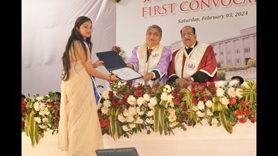 Degrees being awarded to passing out students at United University’s maiden convocation function in Prayagraj on Saturday. (HT PHOTO) Degrees being awarded to passing out students at United University’s maiden convocation function in Prayagraj on Saturday. (HT PHOTO)