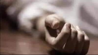 The deceased had locked herself in a room and ended her life by hanging from the ceiling fan in the house, police said. (ht)