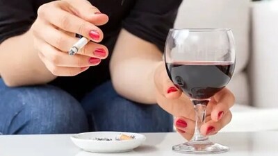 Consumption of excess caffeine and alcohol should be avoided in order to combat mood swings during PMS. (Unsplash) Consumption of excess caffeine and alcohol should be avoided in order to combat mood swings during PMS. (Unsplash)