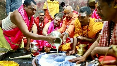 Rahul Gandhi visited the ancient temple in Deoghar dedicated to Lord Shiva around 2:30 pm and offered prayers. (ANI) Rahul Gandhi visited the ancient temple in Deoghar dedicated to Lord Shiva around 2:30 pm and offered prayers. (ANI)