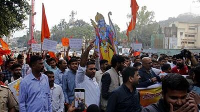 Akhil Bharatiya Vidyarthi Parishad members held a protest in Pune city on Sunday. (Ravindra Joshi/HT PHOTO)