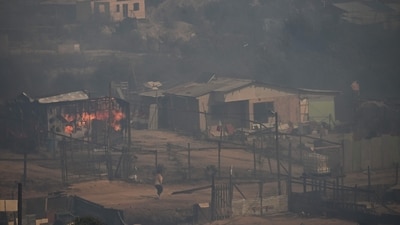 Interior Minister Carolina Tohá earlier said that 92 forest fires were burning in the center and south of the country, where temperatures have been unusually high this week. (AFP) Interior Minister Carolina Tohá earlier said that 92 forest fires were burning in the center and south of the country, where temperatures have been unusually high this week. (AFP)