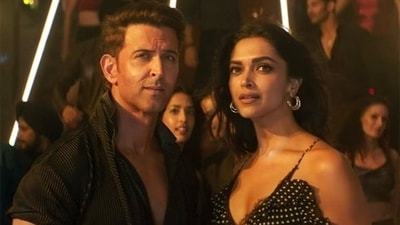 Fighter worldwide box office collection day 10: Deepika Padukone and Hrithik Roshan in Siddharth Anand's film. Fighter worldwide box office collection day 10: Deepika Padukone and Hrithik Roshan in Siddharth Anand's film.