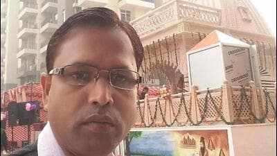 The deceased man, identified as Suresh Kumar Yadav, 44, a resident of Rewari. (HT Photo) The deceased man, identified as Suresh Kumar Yadav, 44, a resident of Rewari. (HT Photo)