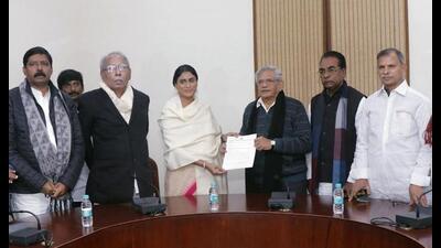 Y S Sharmila met CPI (M) national secretary Sitaram Yechury in New Delhi on Friday and sought his support to raise the issue of special category status in the Parliament. (YS Sharmila-X) Y S Sharmila met CPI (M) national secretary Sitaram Yechury in New Delhi on Friday and sought his support to raise the issue of special category status in the Parliament. (YS Sharmila-X)