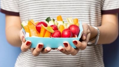 World Cancer Day 2024: While a nutritious diet doesn't guarantee full protection, but it can certainly aid in reducing cancer risk. (Freepik) World Cancer Day 2024: While a nutritious diet doesn't guarantee full protection, but it can certainly aid in reducing cancer risk. (Freepik)
