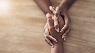 In times of major events such as wars and disasters, a group of people may grief about the same thing together – this is called collective grief. "Collective grief can often be difficult to deal with. It can feel overwhelming, and it can also trigger feelings about our own losses and experiences of grief and exacerbate existing psychological distress," wrote Therapist Ketam Hamdan. (Unsplash) In times of major events such as wars and disasters, a group of people may grief about the same thing together – this is called collective grief. "Collective grief can often be difficult to deal with. It can feel overwhelming, and it can also trigger feelings about our own losses and experiences of grief and exacerbate existing psychological distress," wrote Therapist Ketam Hamdan. (Unsplash)