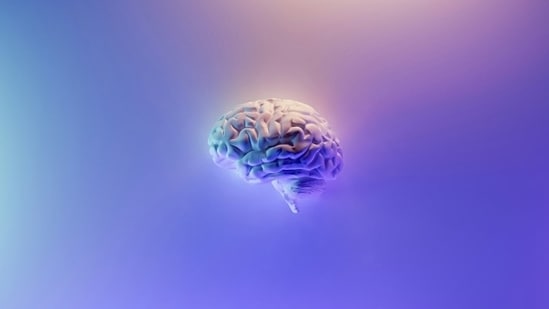 Brain changes that cause pain sensitivity impact older women more: Study (Unsplash)