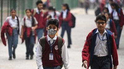 Delhi schools to resume normal timings from Tuesday. (Raj K Raj/Hindustan Times) Delhi schools to resume normal timings from Tuesday. (Raj K Raj/Hindustan Times)