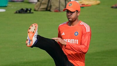 Shubman Gill hasn't taken the field for India on Day 4 (PTI) Shubman Gill hasn't taken the field for India on Day 4 (PTI)