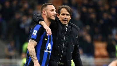 Inter Milan coach Simone Inzaghi and Marko Arnautovic celebrate after the match (REUTERS)