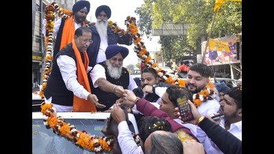 Shiromani Akali Dal (SAD) president Sukhbir Singh Badal during the “Punjab Bachao Yatra” in Amritsar on Monday. (Sameer Sehgal/HT)