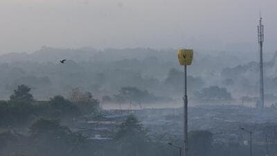 Thane, India - December, 25, 2021: The Cold Snap has intensified and fog was seen in thane on Saturday ,in Thane, Mumbai, India, on, Saturday, Dec, 25 , 2021. ( Praful Gangurde / HT Photo ) Thane, India - December, 25, 2021: The Cold Snap has intensified and fog was seen in thane on Saturday ,in Thane, Mumbai, India, on, Saturday, Dec, 25 , 2021. ( Praful Gangurde / HT Photo )