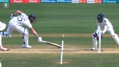 Shreyas Iyer with a moment of magic to dismiss Ben Stokes (Screengrab) Shreyas Iyer with a moment of magic to dismiss Ben Stokes (Screengrab)